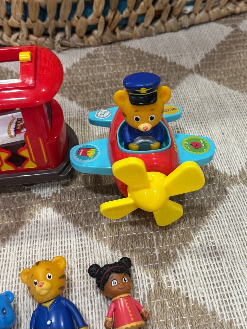 Daniel Tiger’s Neighborhood Toy bundle trolley figurines airplane playset